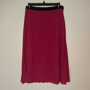 Fuschia pleated skirt